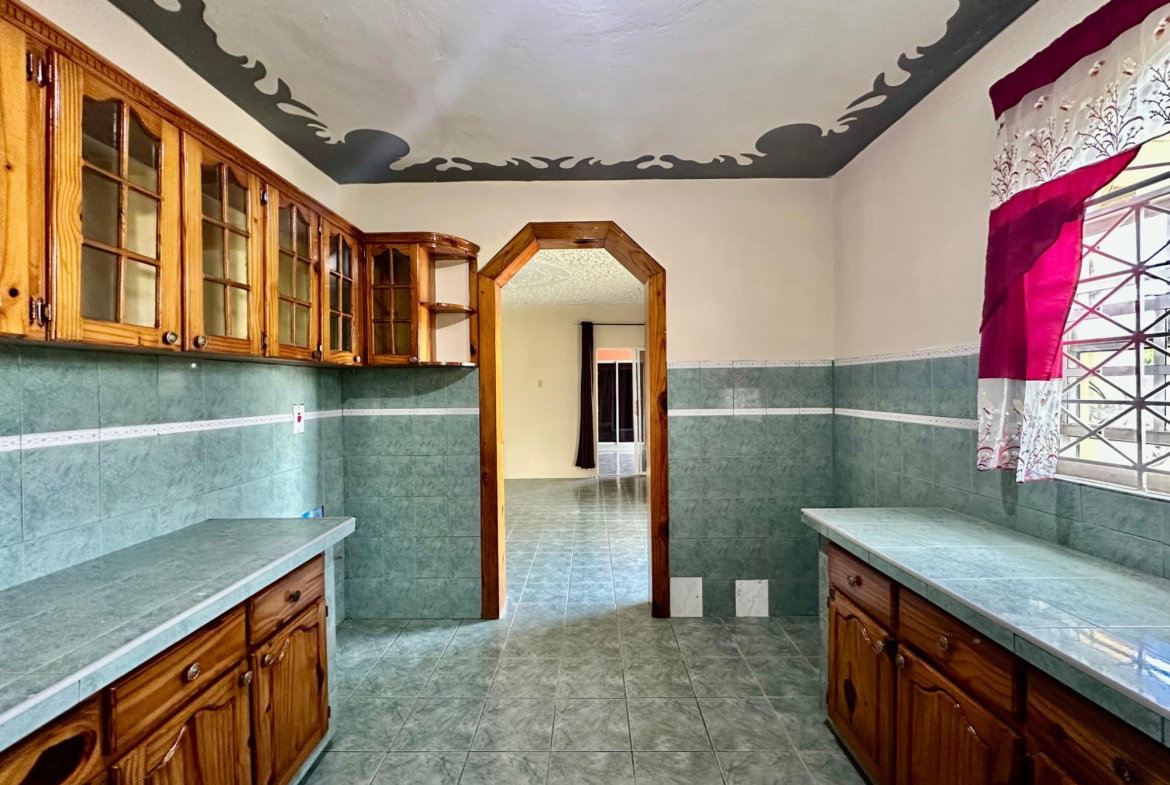 Fifth image of 1-2 Main Street, Runaway Bay in Runaway Bay, St. Ann, Jamaica - property is For Rent