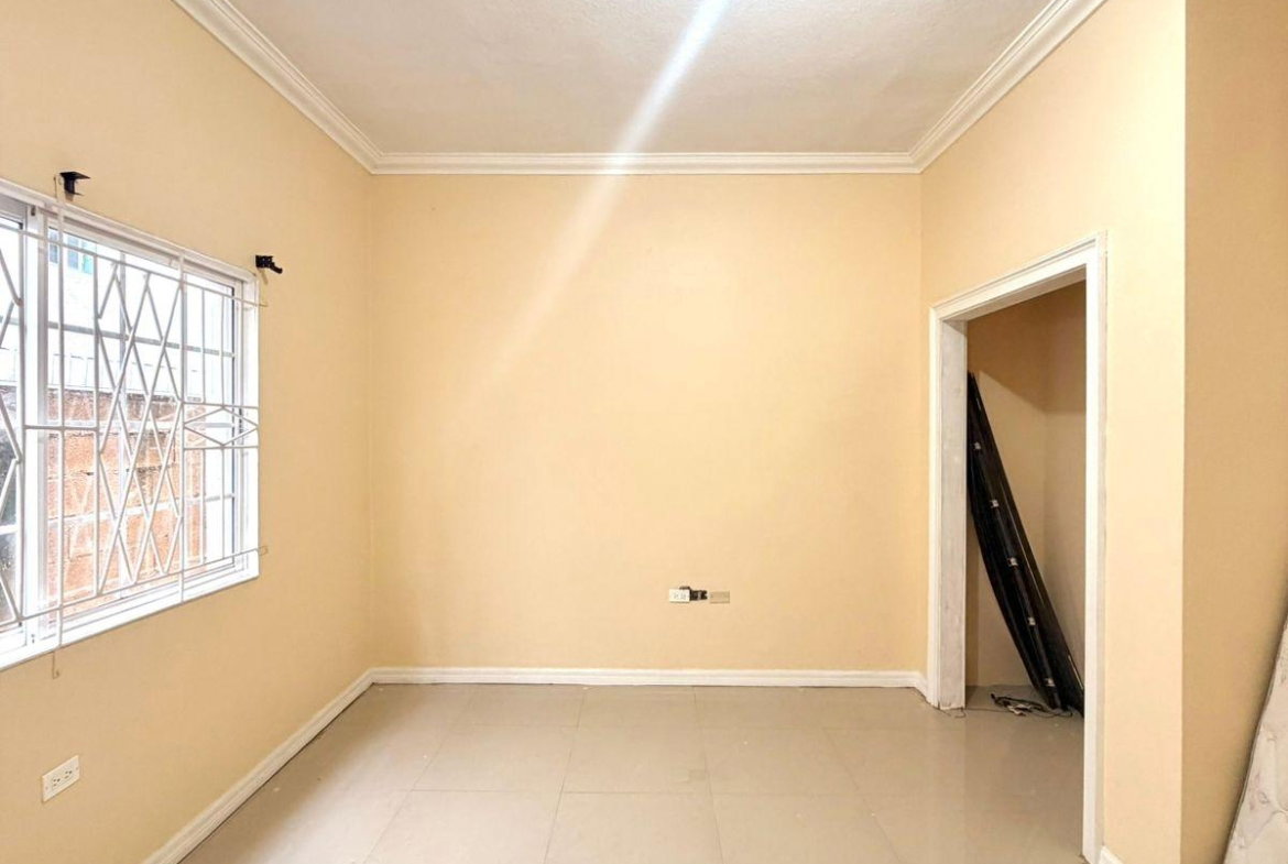 Seventh image of 229 Dolphin Close in Old Harbour, St. Catherine, Jamaica - property is For Rent