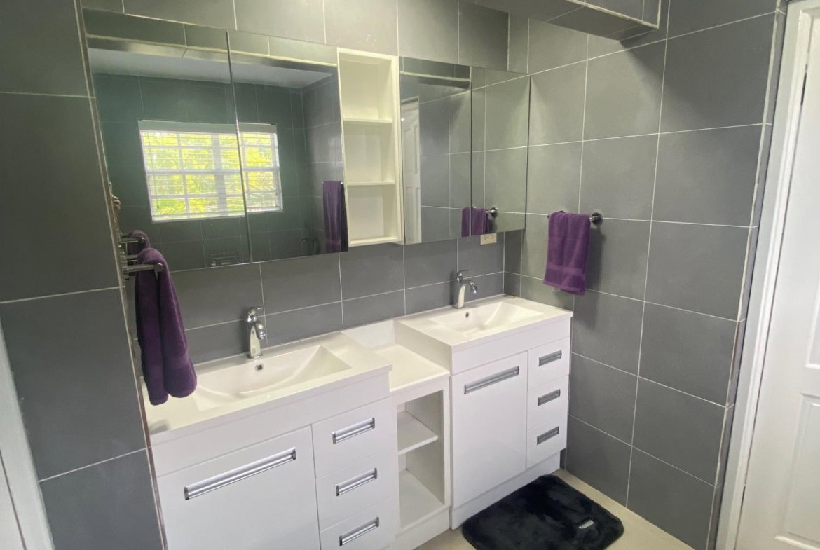 Seventeenth image of Pent/h e- Tony Hart Boulevard in Montego Bay, St. James, Jamaica - property is For Rent