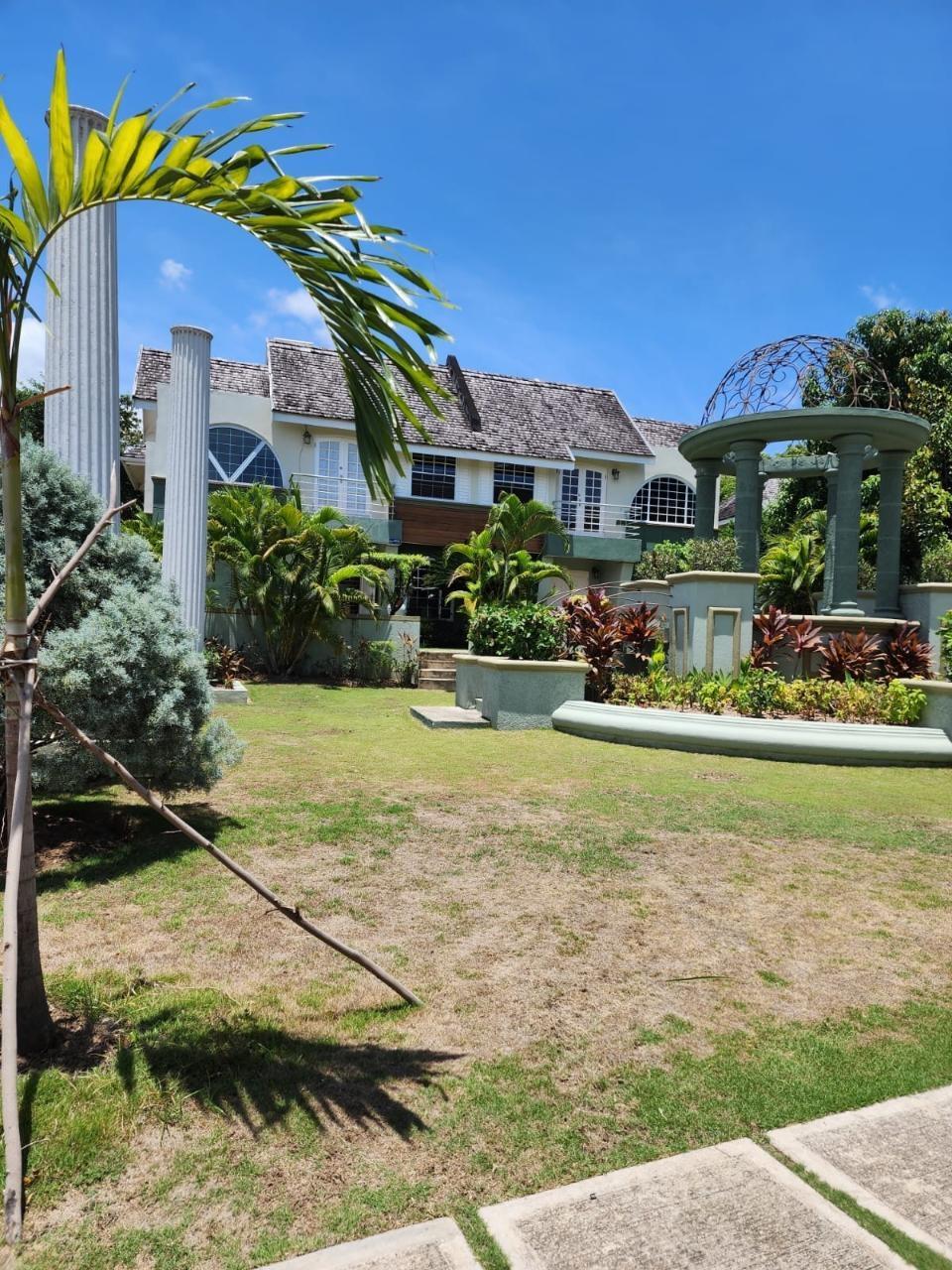 Second image of 12-4 Clieveden Avenue in Kingston 6, St. Andrew, Jamaica - property is For Rent