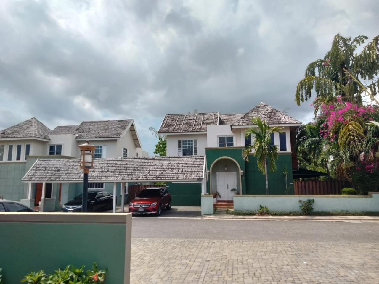 Fourth image of 12-4 Clieveden Avenue in Kingston 6, St. Andrew, Jamaica - property is For Rent