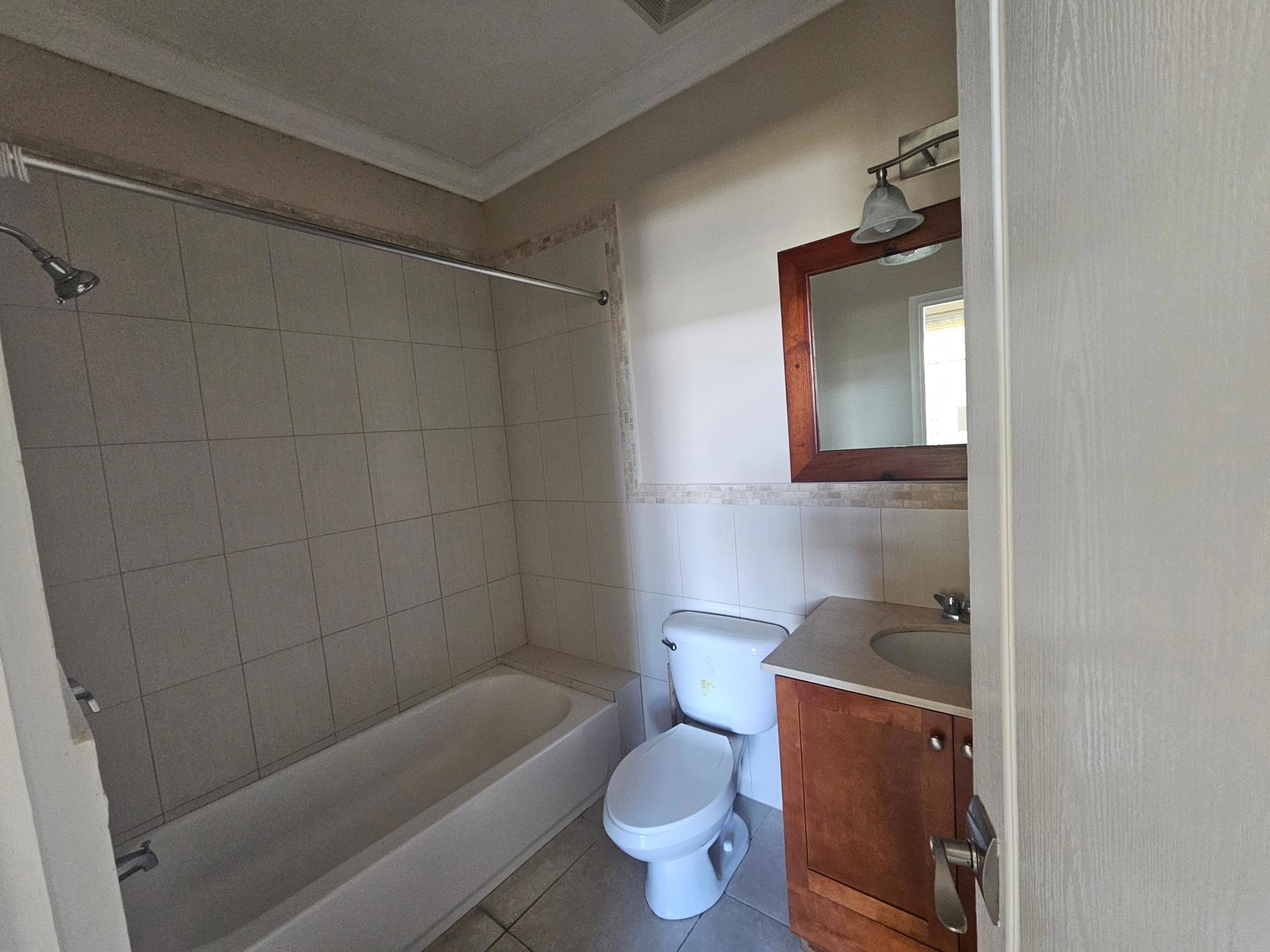 Sixteenth image of 3-3 Linstone Crescent in Kingston 6, St. Andrew, Jamaica - property is For Rent