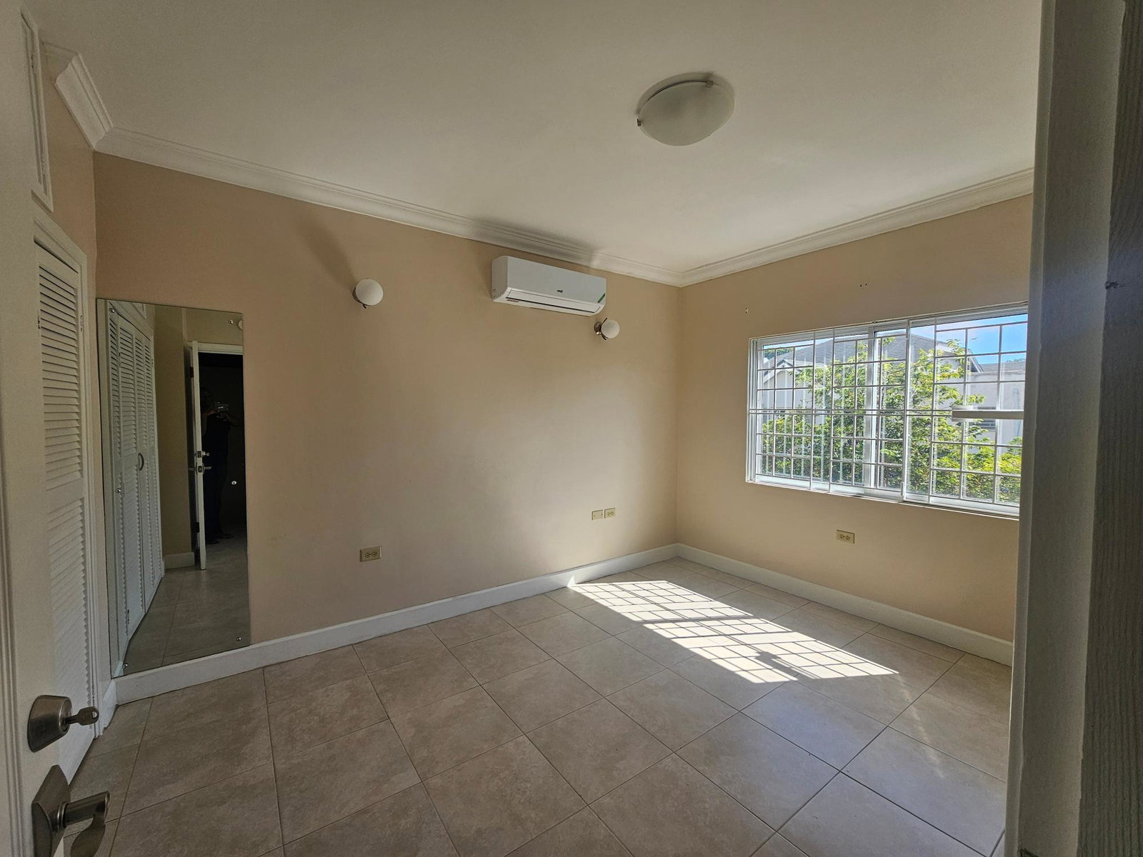 Eighth image of 3-3 Linstone Crescent in Kingston 6, St. Andrew, Jamaica - property is For Rent