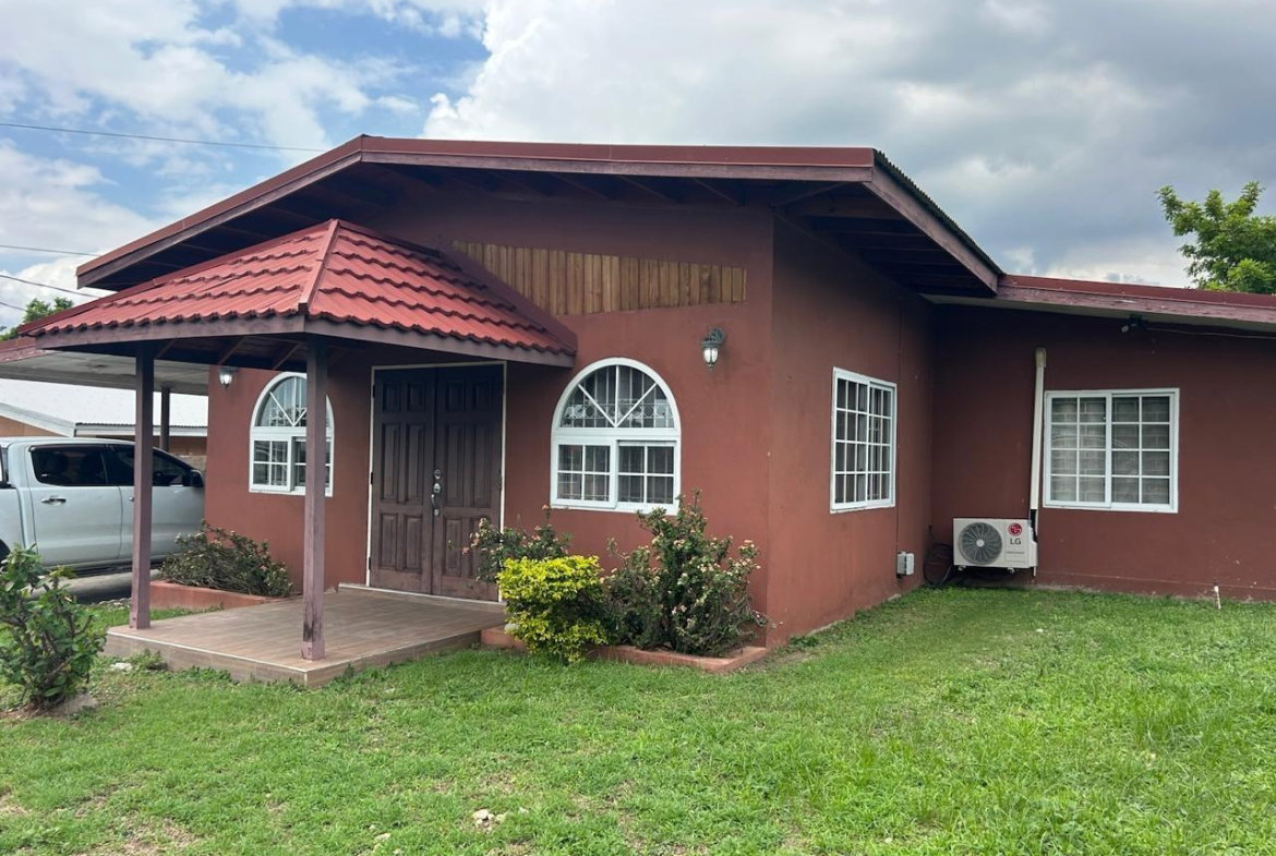 Fifth image of 38 Roehampton Close in Kingston 19, St. Andrew, Jamaica - property is For Sale