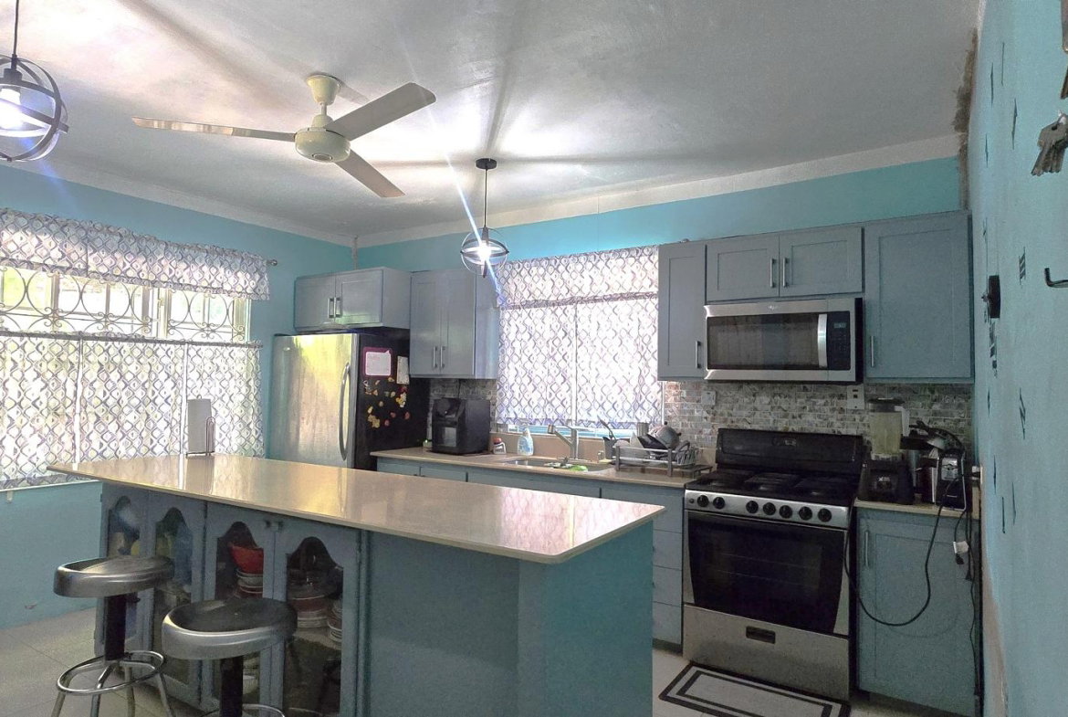 Ninth image of 42 Druesdale Avenue in Kingston 19, St. Andrew, Jamaica - property is For Sale