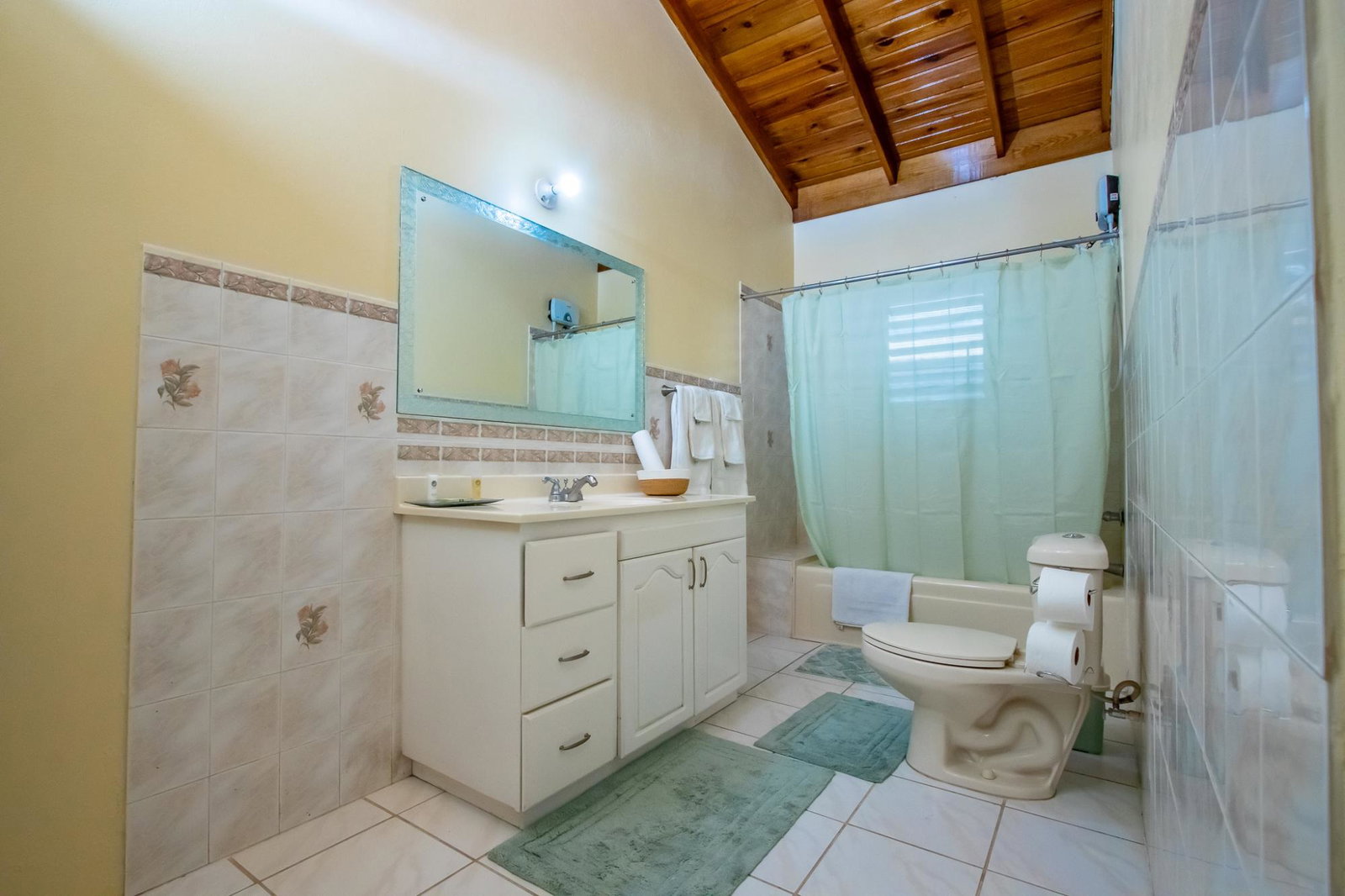 Eighth image of 27 Bayview Boulevard in Bull Bay P.O., St. Andrew, Jamaica - property is For Rent