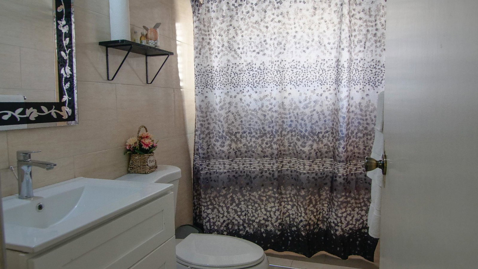 Ninth image of 27 Bayview Boulevard in Bull Bay P.O., St. Andrew, Jamaica - property is For Rent