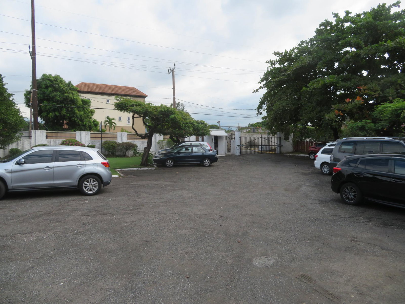 Stunning-2-Bedroom-Apartment-for-Sale-at-St-James-Court-7-Kingsway-St.-Andrew-Jamaica Second image of Apt #15-7 Kingsway in Kingston 10, St. Andrew, Jamaica - property is For Sale