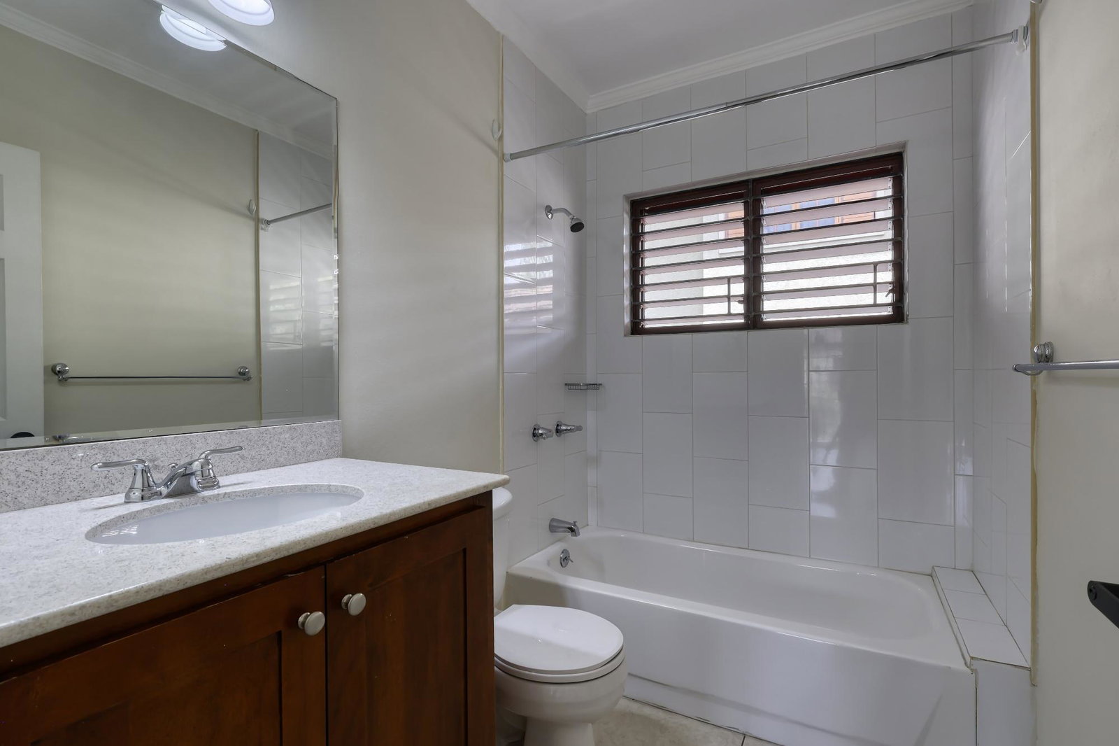 Nineteenth image of 11 Waterworks Road in Kingston 8, St. Andrew, Jamaica - property is For Rent