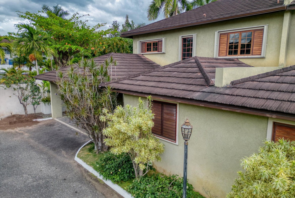 Fifth image of 11 Waterworks Road in Kingston 8, St. Andrew, Jamaica - property is For Rent