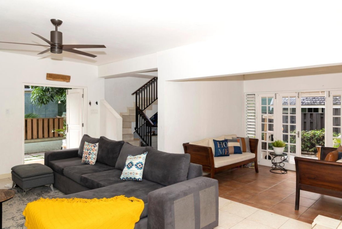 Fourth image of 7-4 Clieveden Avenue in Kingston 6, St. Andrew, Jamaica - property is For Rent