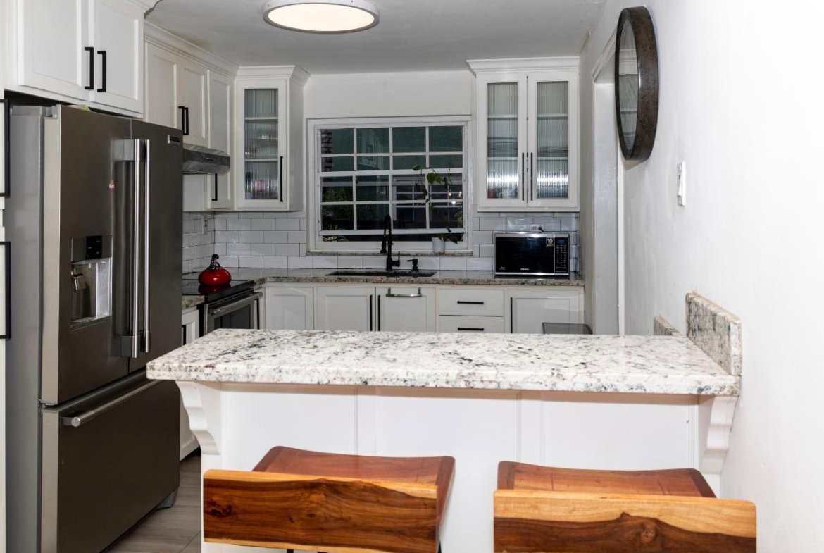 Seventh image of 7-4 Clieveden Avenue in Kingston 6, St. Andrew, Jamaica - property is For Rent