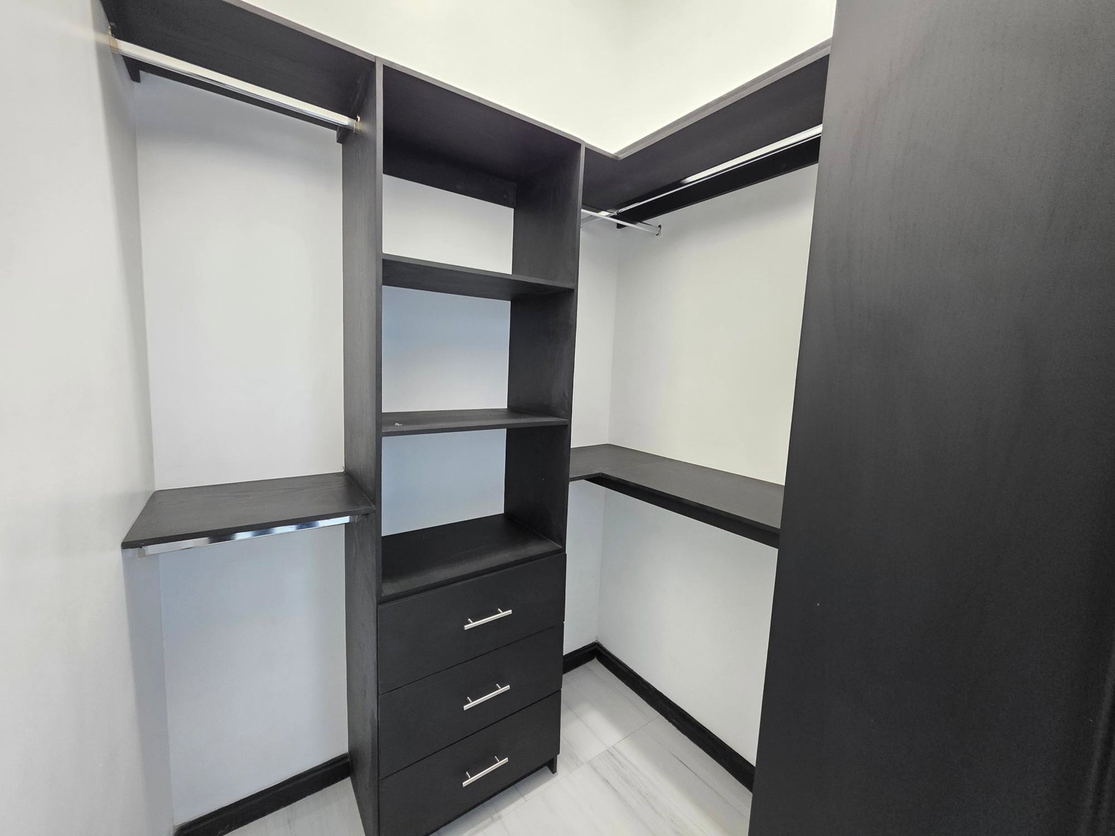 Eighteenth image of 11-9 Halifax Ave in Kingston 6, St. Andrew, Jamaica - property is For Rent