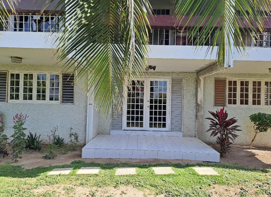 Seventh image of 14 Clieveden Avenue in Kingston 6, St. Andrew, Jamaica - property is For Rent