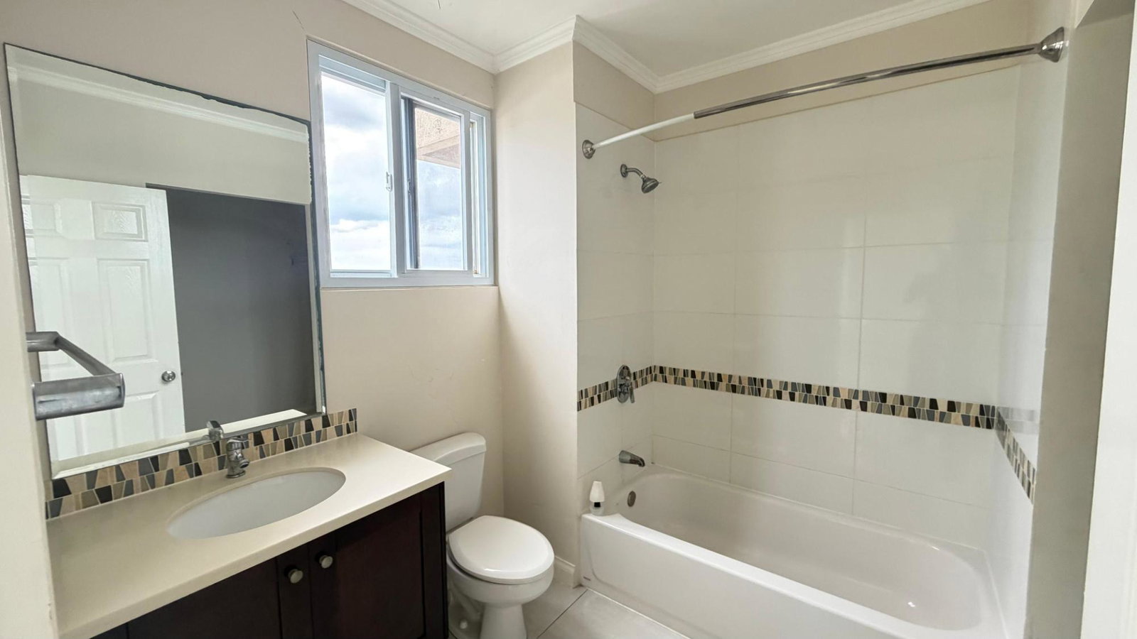 Unfurnished-Studio-Apartment-for-Rent-in-Red-Hills-St.-Andrew-Jamaica Twenty-Third image of 38- 3 Forest Ridge, Red Hills in Kingston 19, St. Andrew, Jamaica - property is For Rent