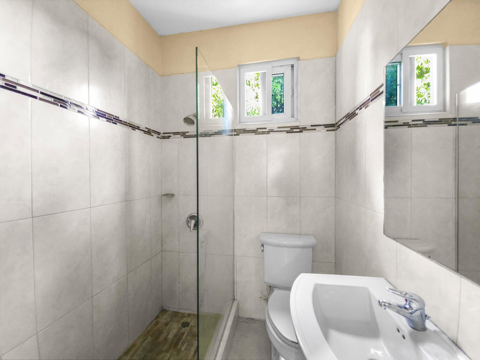 Seventh image of 29-9-11 Washington Drive in Kingston 10, St. Andrew, Jamaica - property is For Sale