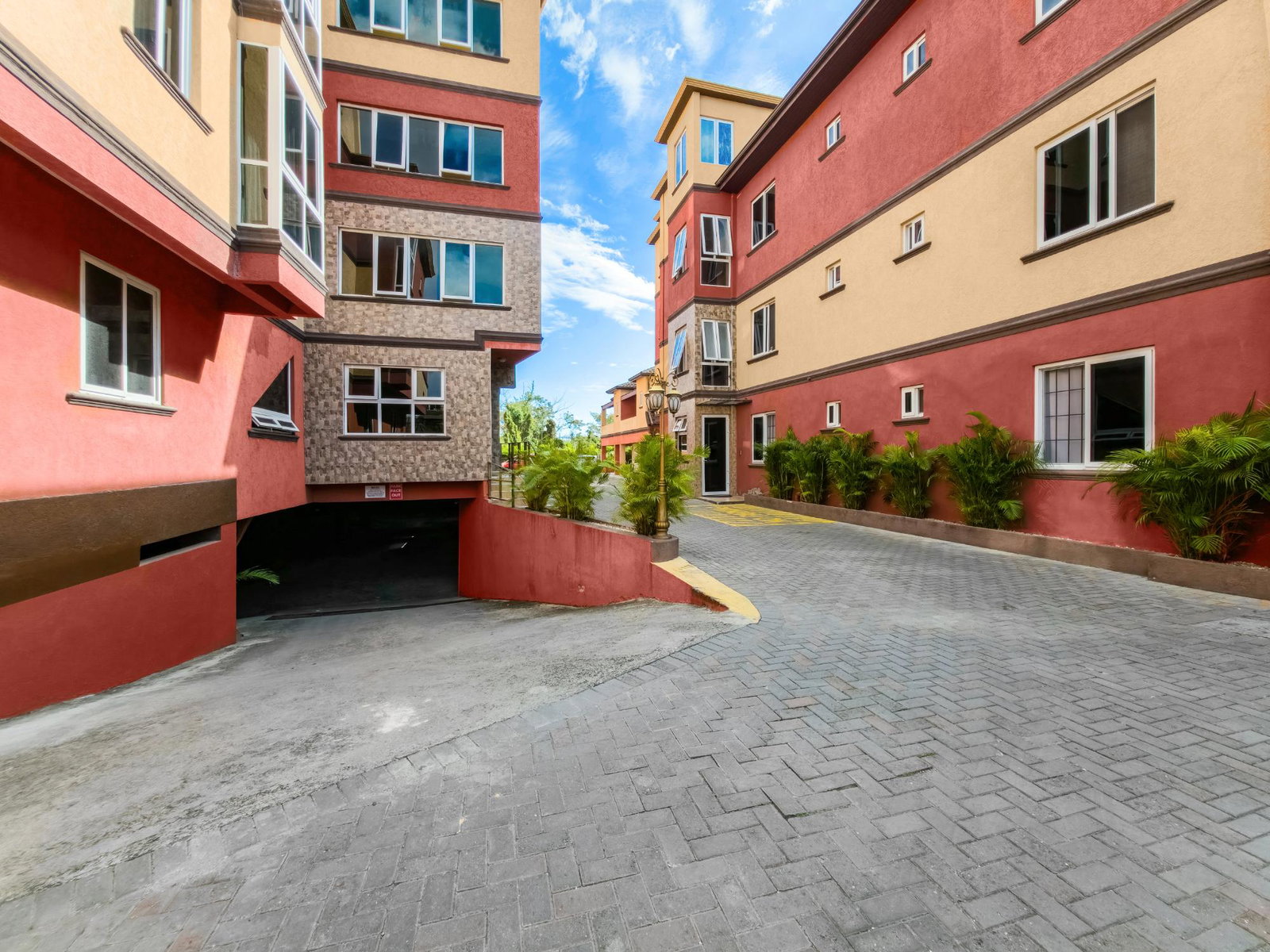 Tenth image of 29-9-11 Washington Drive in Kingston 10, St. Andrew, Jamaica - property is For Sale