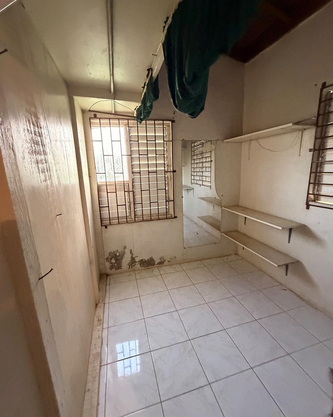 1225-St-Martin-Road-St.-Catherine-Jamaica-4-Bedroom-Renovation-Opportunity-on-Spacious-Fruit-Tree-Lot Ninth image of 1225 st Martin Road in Green Acres, St. Catherine, Jamaica - property is For Sale