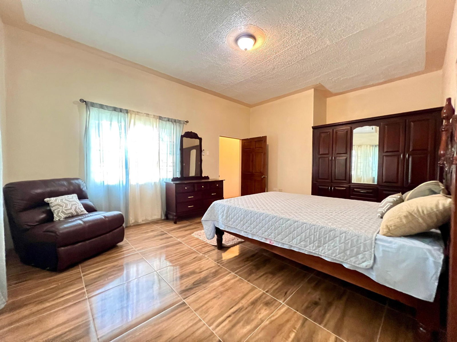 2-Bed-2-Bath-Apartment-for-Rent-in-Great-Pond-Ocho-Rios-St.-Ann Twentieth image of 16- Great Pond in Great Pond, St. Ann, Jamaica - property is For Rent