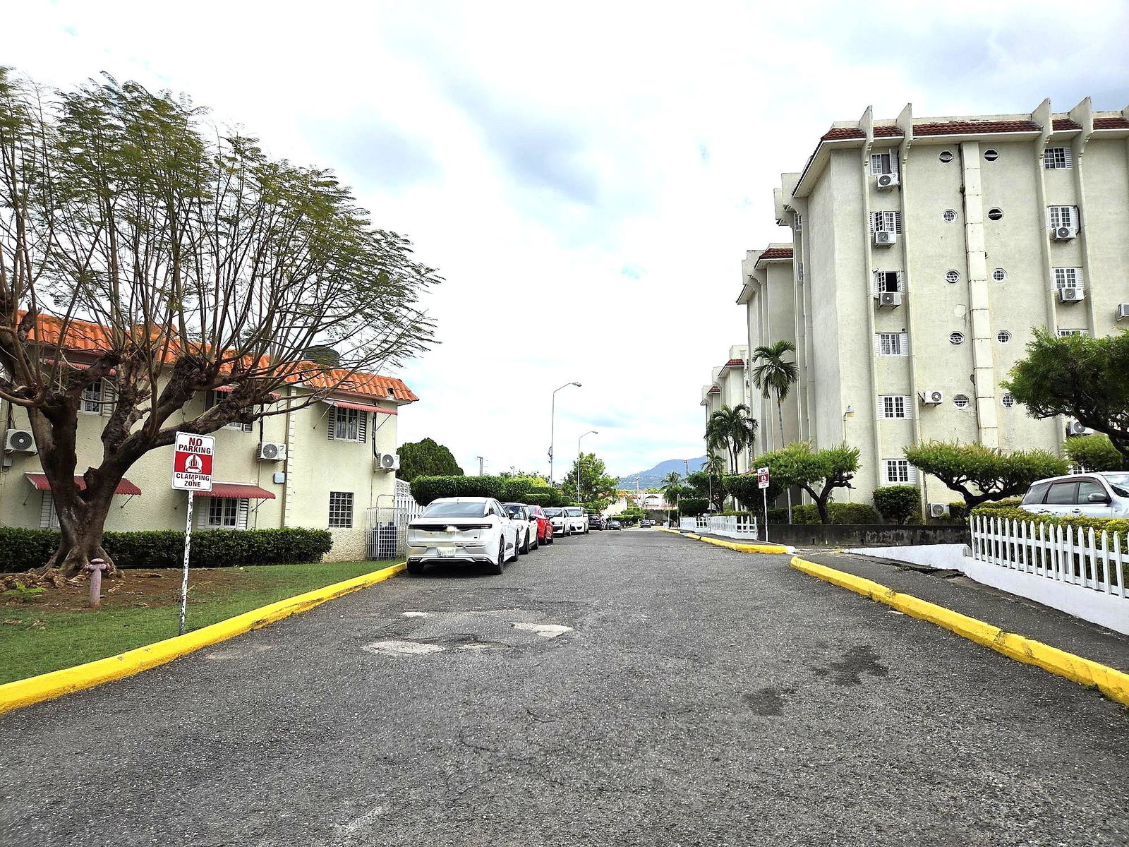 Second image of 402-oaklands Constant Spring rd in Kingston 8, St. Andrew, Jamaica - property is For Sale
