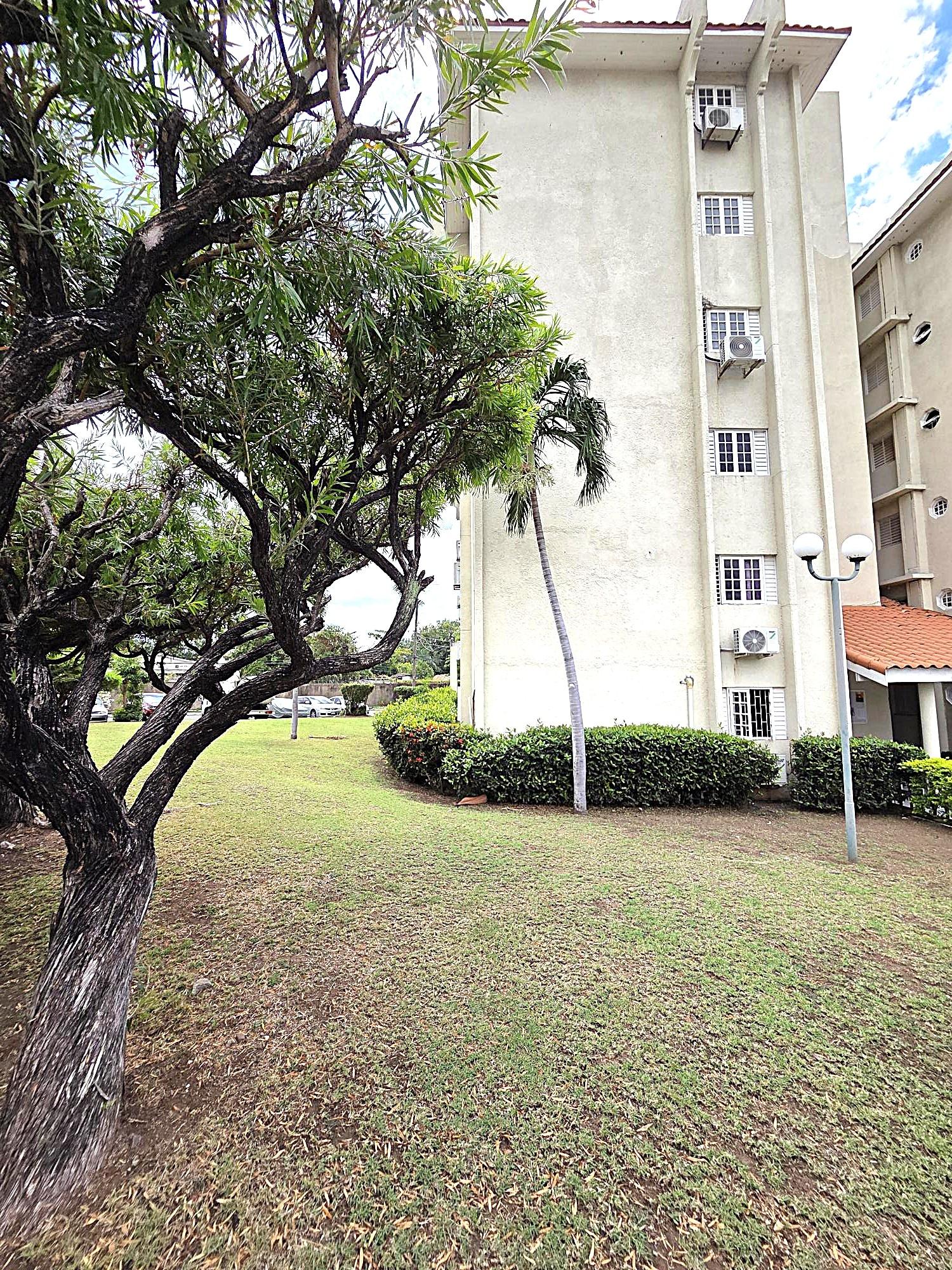 Twelfth image of 402-oaklands Constant Spring rd in Kingston 8, St. Andrew, Jamaica - property is For Sale
