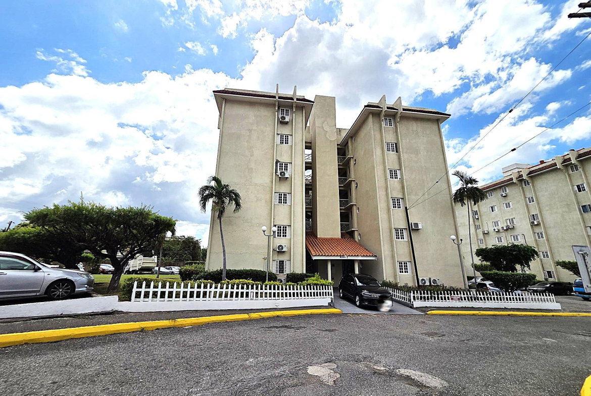 Fourteenth image of 402-oaklands Constant Spring rd in Kingston 8, St. Andrew, Jamaica - property is For Sale