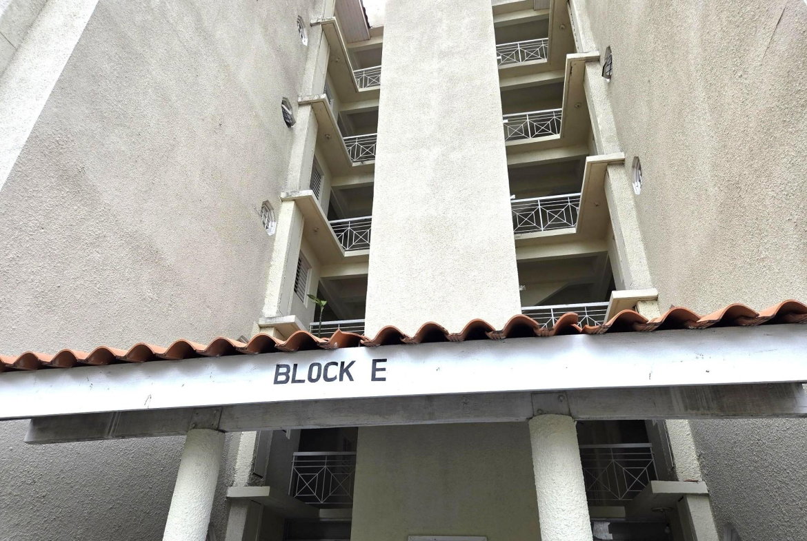 Seventh image of 402-oaklands Constant Spring rd in Kingston 8, St. Andrew, Jamaica - property is For Sale
