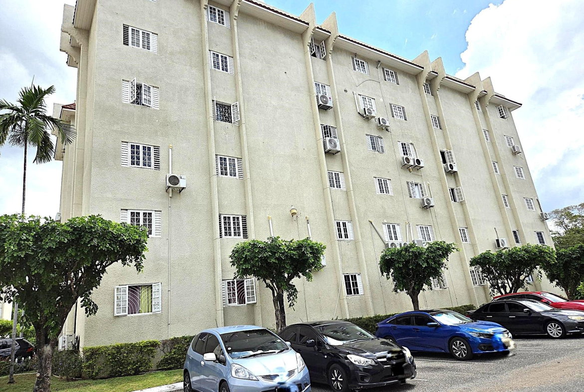 Eighth image of 402-oaklands Constant Spring rd in Kingston 8, St. Andrew, Jamaica - property is For Sale