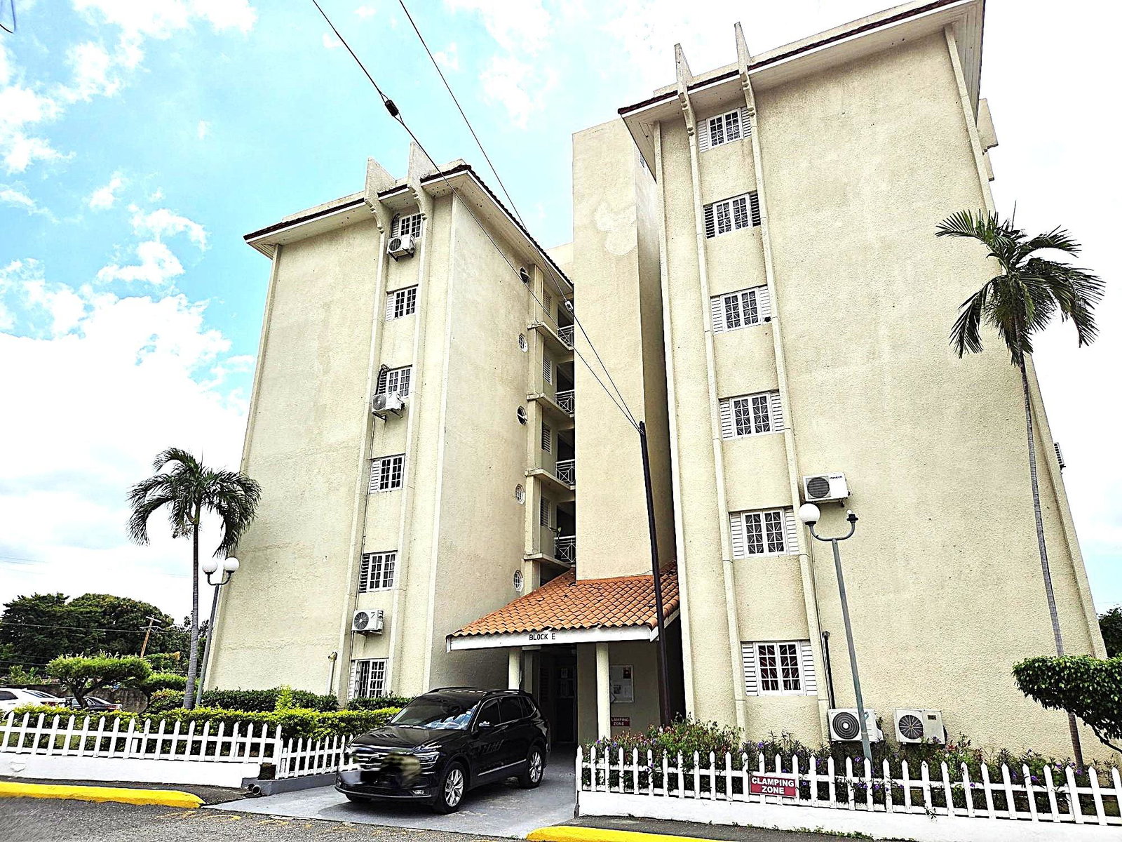 Ninth image of 402-oaklands Constant Spring rd in Kingston 8, St. Andrew, Jamaica - property is For Sale