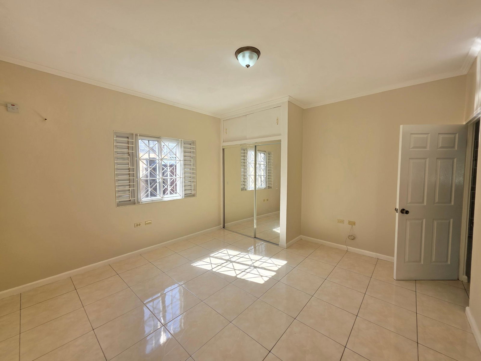 Tenth image of 1-1-3 Aggrey Drive in Kingston 10, St. Andrew, Jamaica - property is For Rent