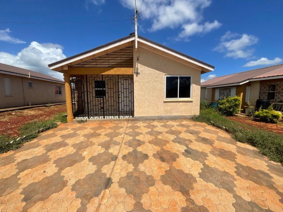 First image of 1188 Old Harbor Road in Innswood, St. Catherine, Jamaica - property is For Rent