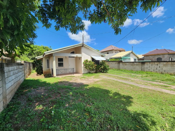 First image of 90 Whitewing Circle in Old Harbour, St. Catherine, Jamaica - property is For Rent