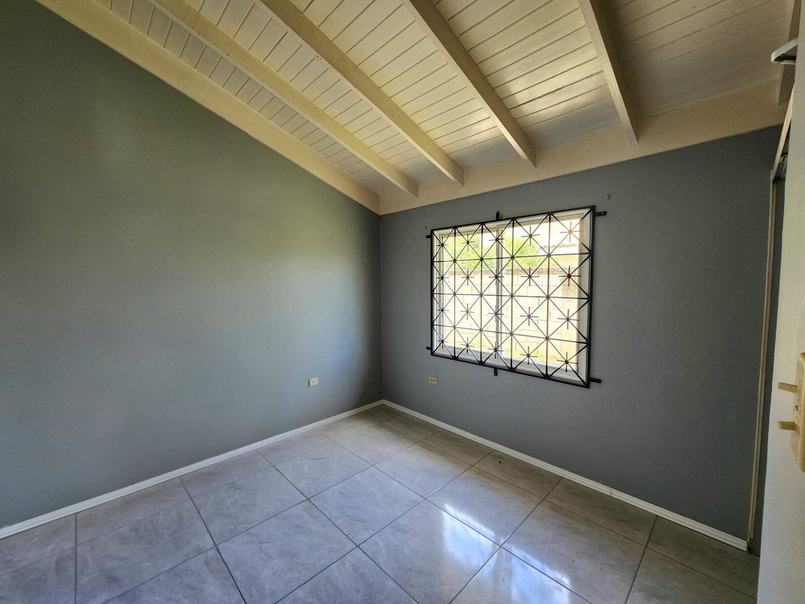 Seventh image of 90 Whitewing Circle in Old Harbour, St. Catherine, Jamaica - property is For Rent