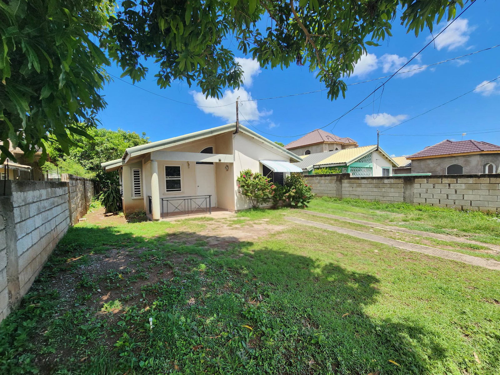 First image of 90 Whitewing Circle in Old Harbour, St. Catherine, Jamaica - property is For Rent