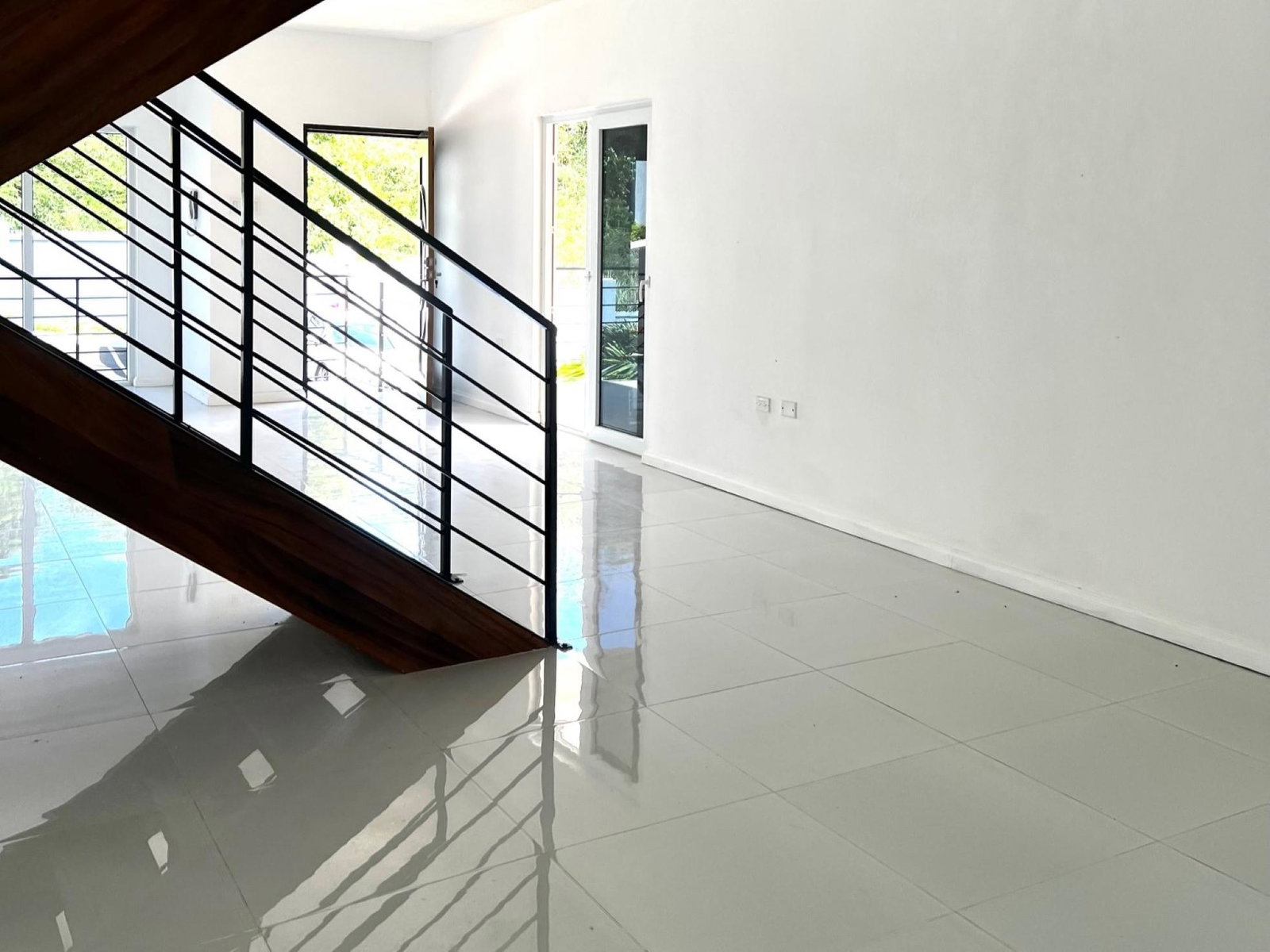 3-15-Horatio-Drive-Chancery-Hall-St.-Andrew-Townhouse-For-Sale-4-Bed-3.5-Bath Sixth image of 3-15 Horatio Drive in Red Hills, St. Andrew, Jamaica - property is For Sale