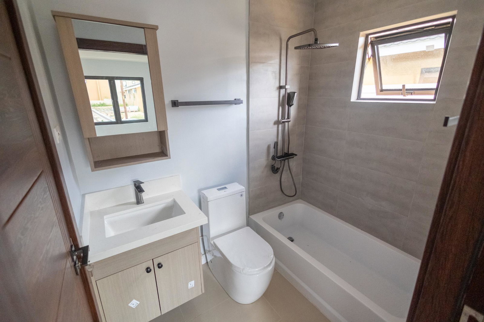 Seventh image of 109 Oak Estate, Phase 5 Berna in Bernard Lodge, St. Catherine, Jamaica - property is For Rent