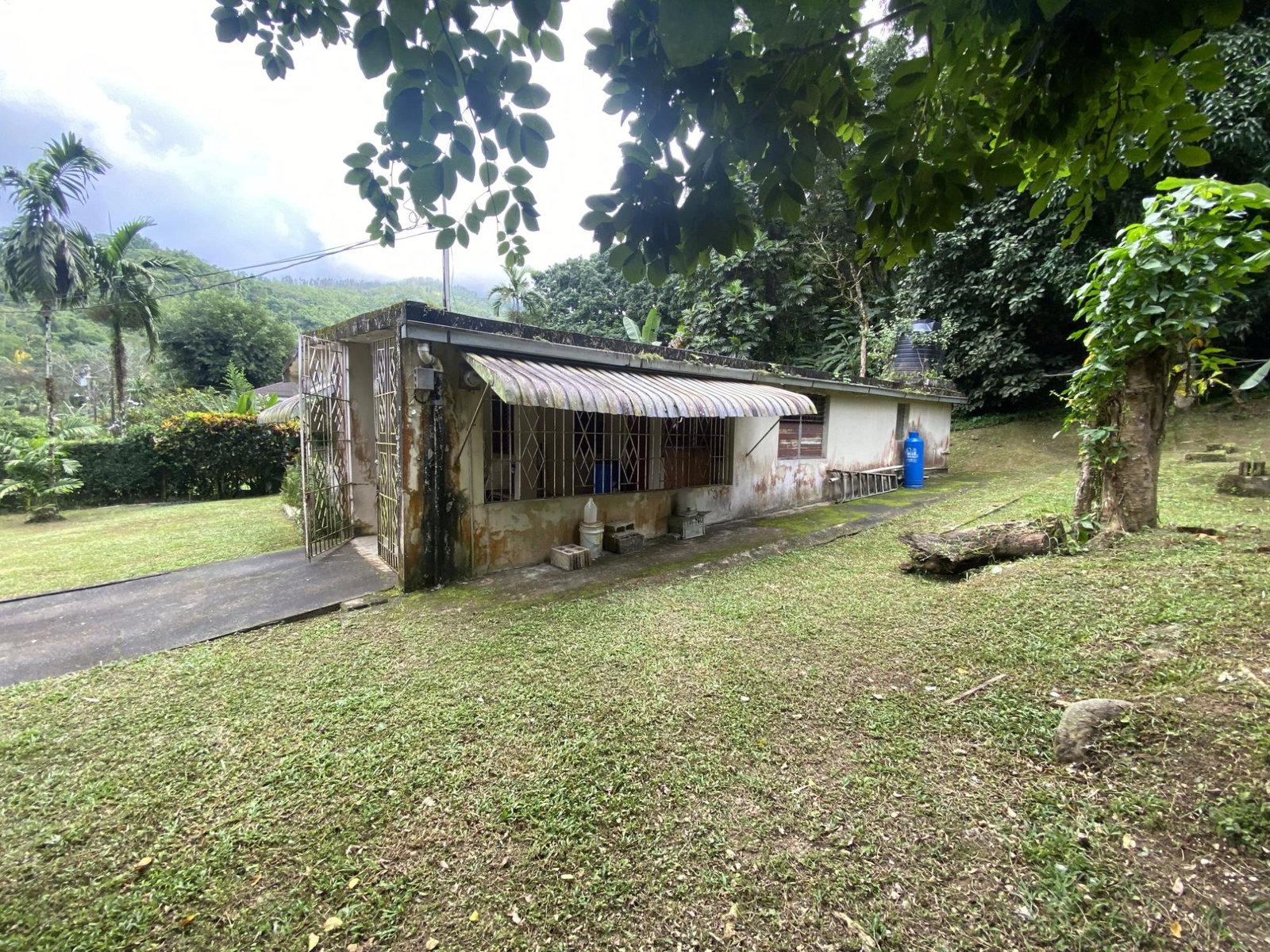 Sixth image of 5 Staten Close in Kingston 9, St. Andrew, Jamaica - property is For Sale