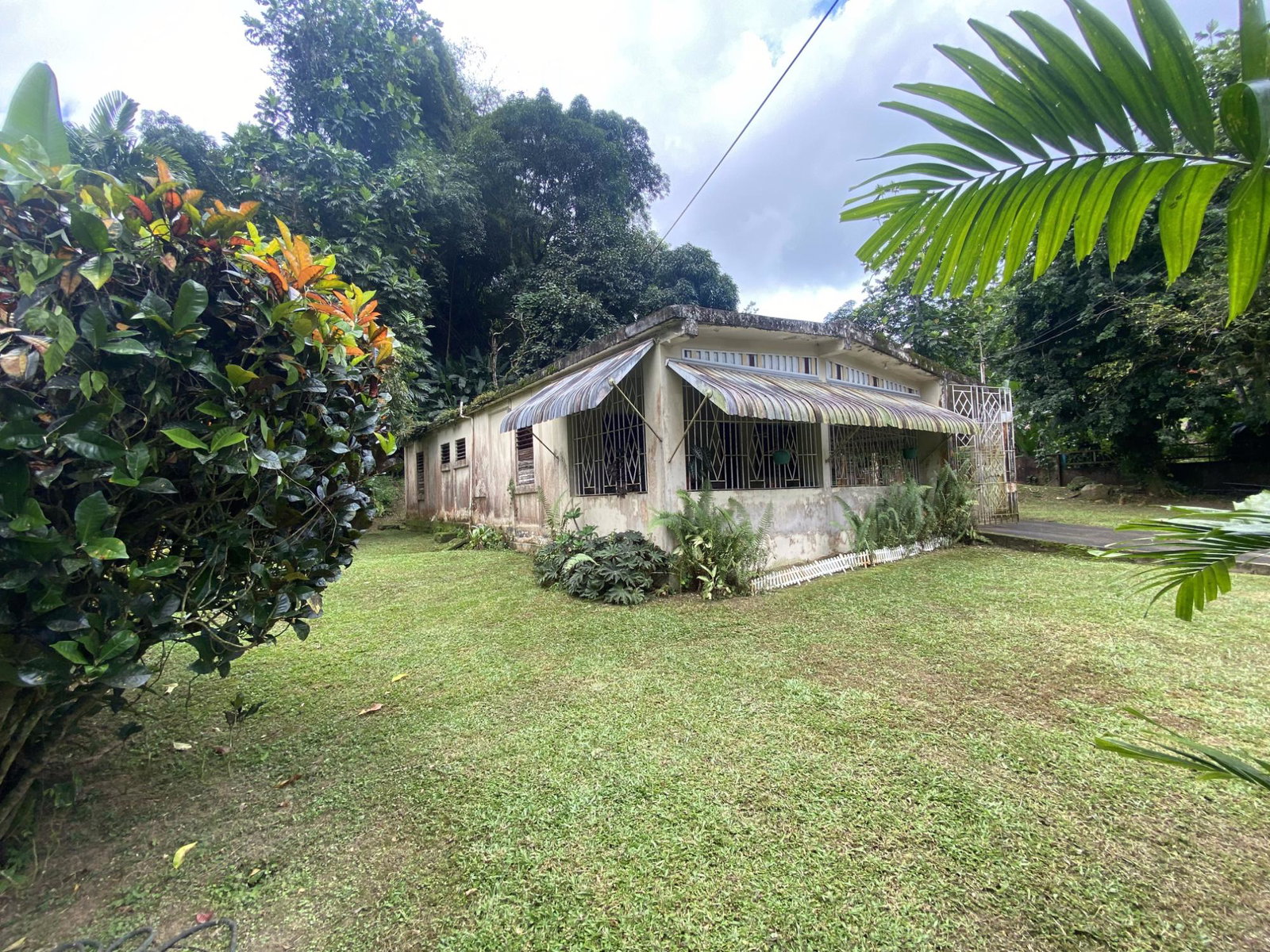 Tenth image of 5 Staten Close in Kingston 9, St. Andrew, Jamaica - property is For Sale