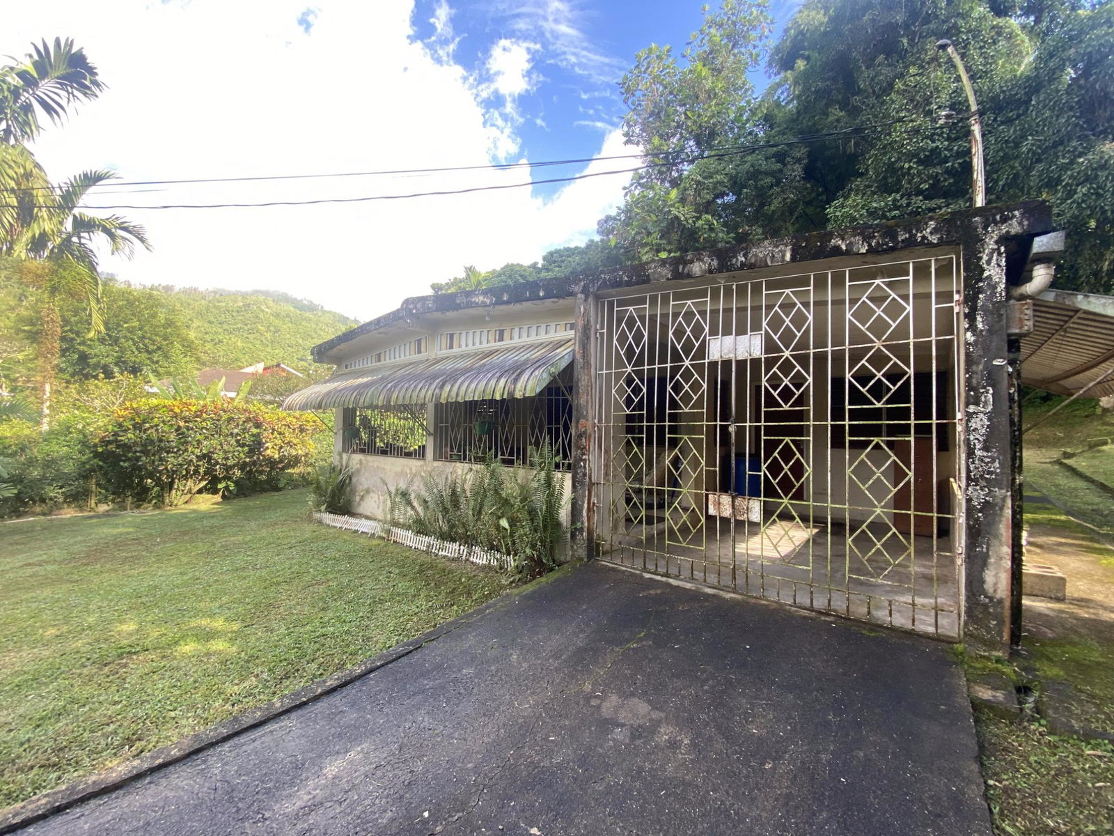 First image of 5 Staten Close in Kingston 9, St. Andrew, Jamaica - property is For Sale