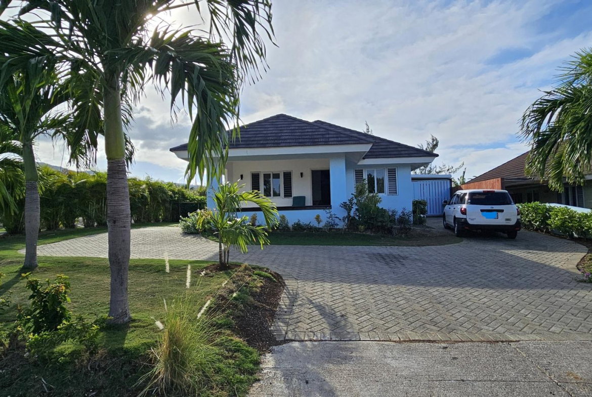 Seventeenth image of 694 Mango Walk Coolshade, Ric in Laughlands, St. Ann, Jamaica - property is For Rent