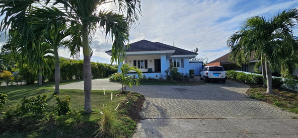Seventeenth image of 694 Mango Walk Coolshade, Ric in Laughlands, St. Ann, Jamaica - property is For Rent