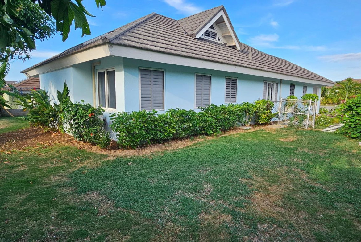 Eighteenth image of 694 Mango Walk Coolshade, Ric in Laughlands, St. Ann, Jamaica - property is For Rent