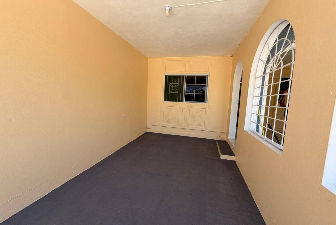 Eleventh image of North West 42nd Place in Greater Portmore, St. Catherine, Jamaica - property is For Rent
