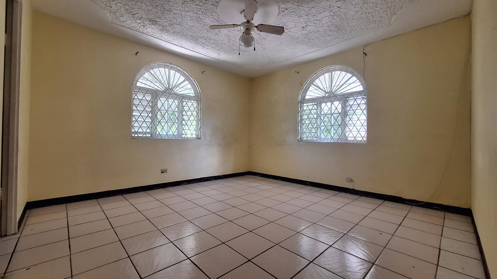 3-Bedroom-Townhouse-For-Sale-in-Portmore-St.-Catherine-335-Oakwood-Boulevard Fourteenth image of 335 Oakwood Boulevard in Bridgeview, St. Catherine, Jamaica - property is For Sale