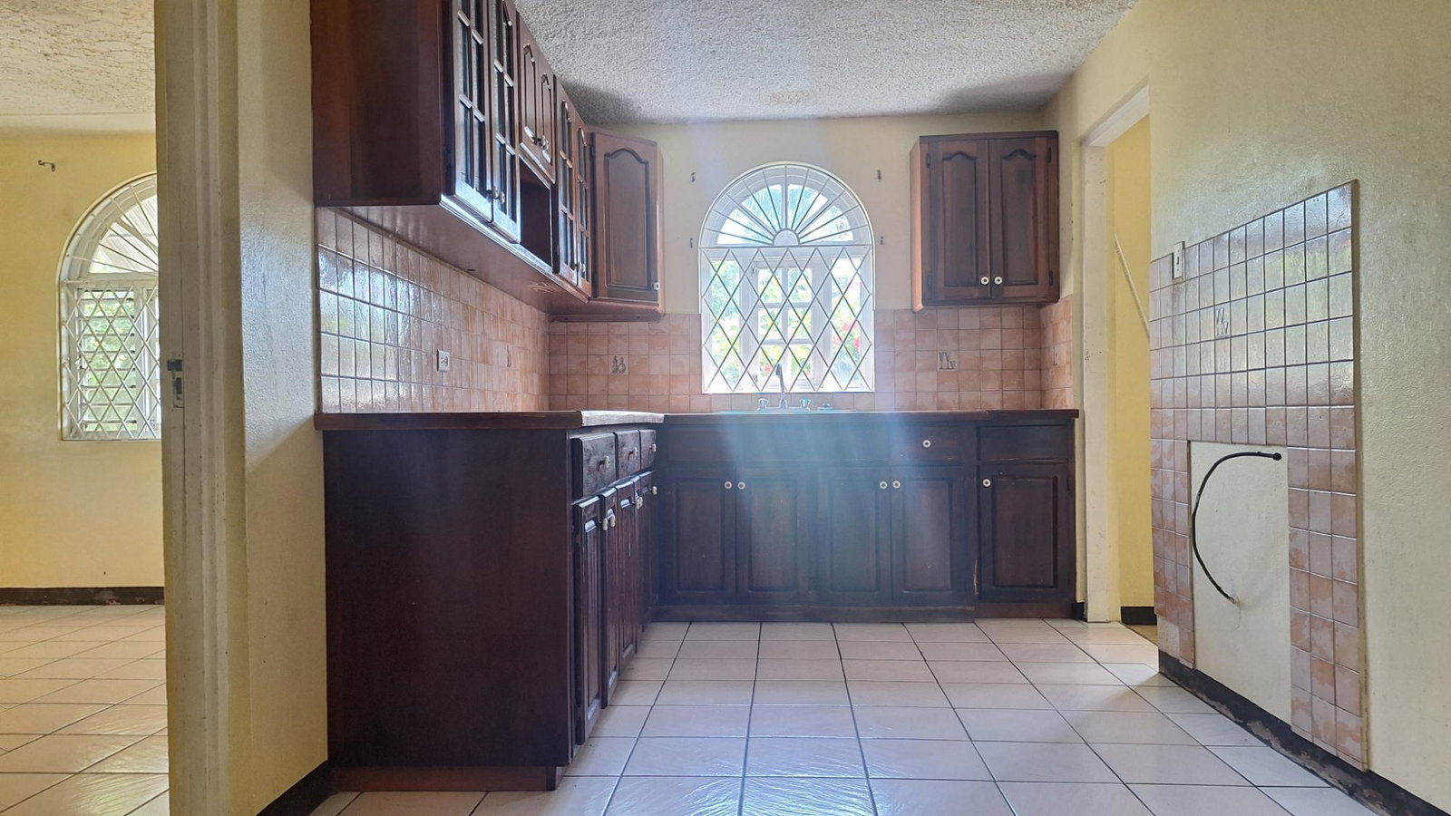 3-Bedroom-Townhouse-For-Sale-in-Portmore-St.-Catherine-335-Oakwood-Boulevard Ninth image of 335 Oakwood Boulevard in Bridgeview, St. Catherine, Jamaica - property is For Sale
