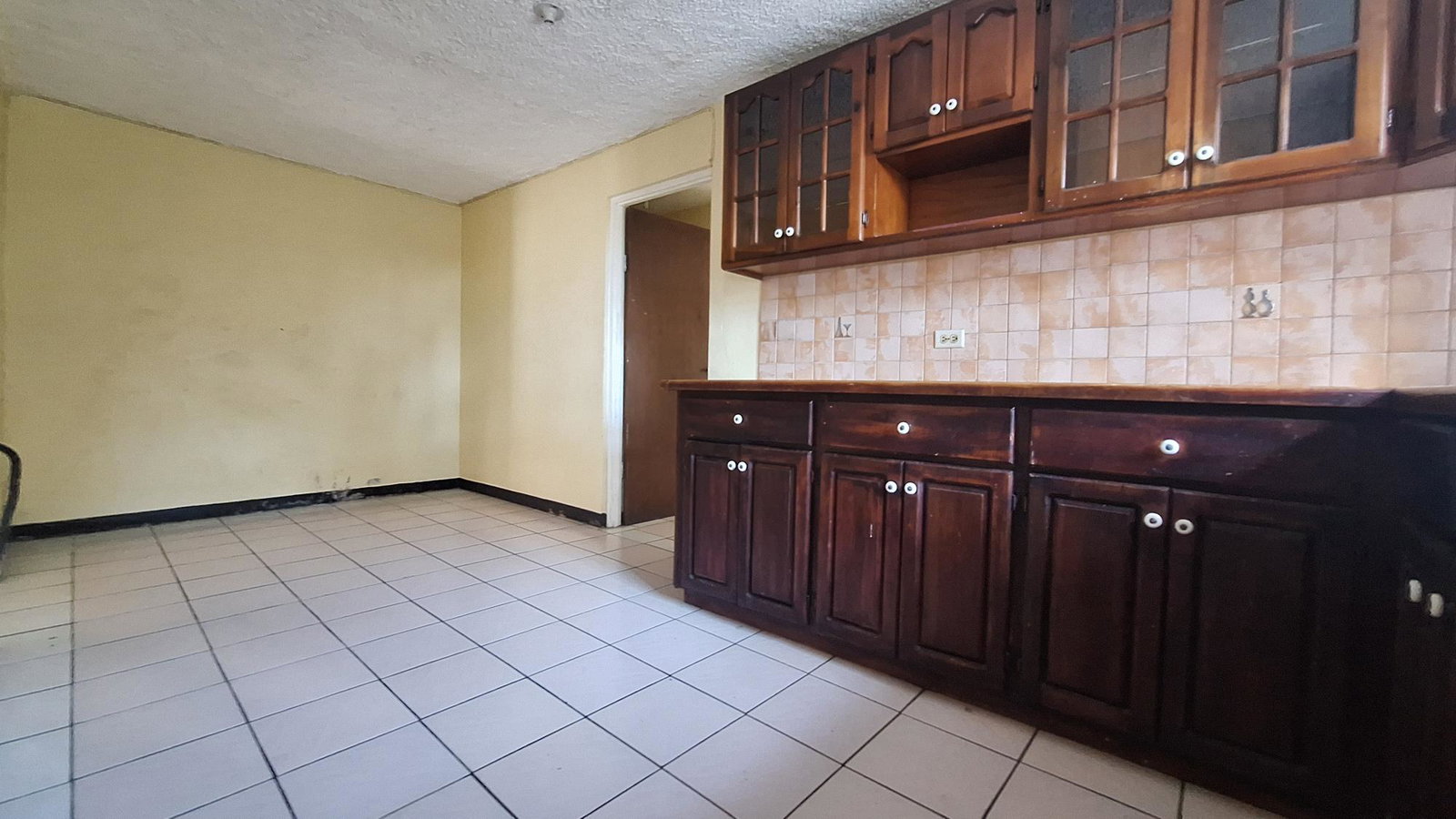 3-Bedroom-Townhouse-For-Sale-in-Portmore-St.-Catherine-335-Oakwood-Boulevard Tenth image of 335 Oakwood Boulevard in Bridgeview, St. Catherine, Jamaica - property is For Sale