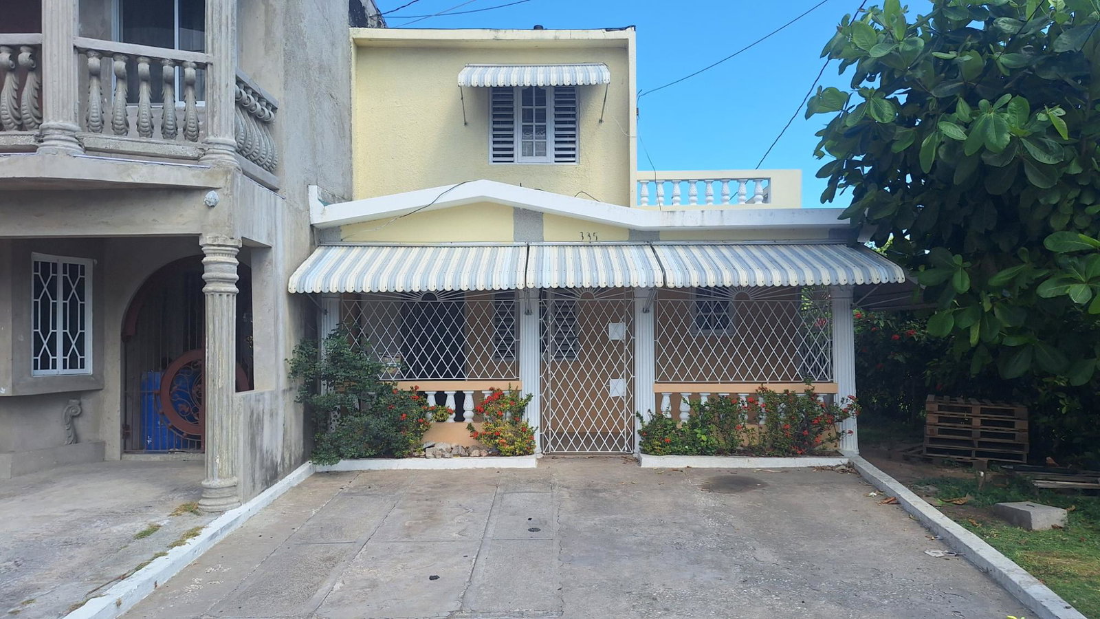3-Bedroom-Townhouse-For-Sale-in-Portmore-St.-Catherine-335-Oakwood-Boulevard First image of 335 Oakwood Boulevard in Bridgeview, St. Catherine, Jamaica - property is For Sale