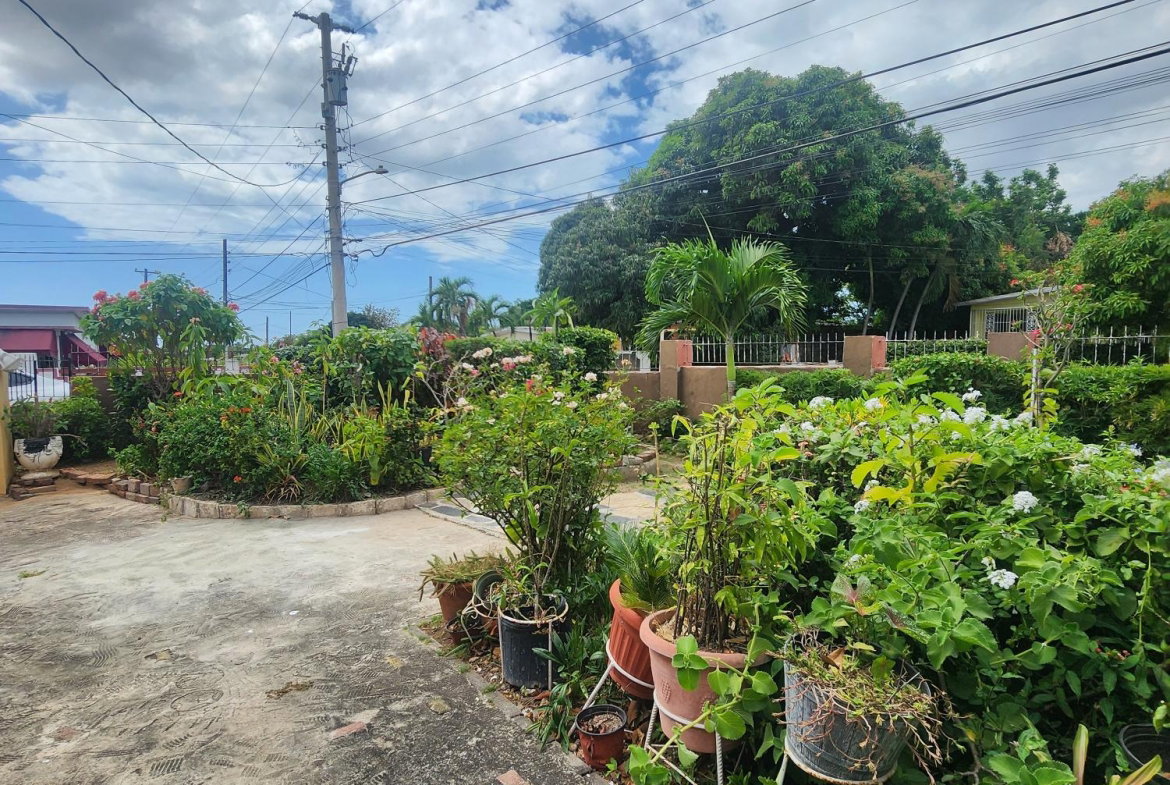Third image of 6 Brynmawr Road in Kingston 8, St. Andrew, Jamaica - property is For Rent