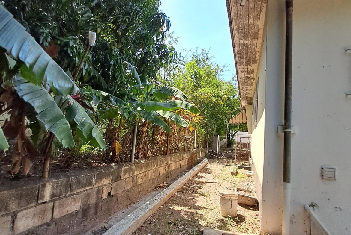 Eleventh image of 12 Sunrise Crescent in Kingston 19, St. Andrew, Jamaica - property is For Sale