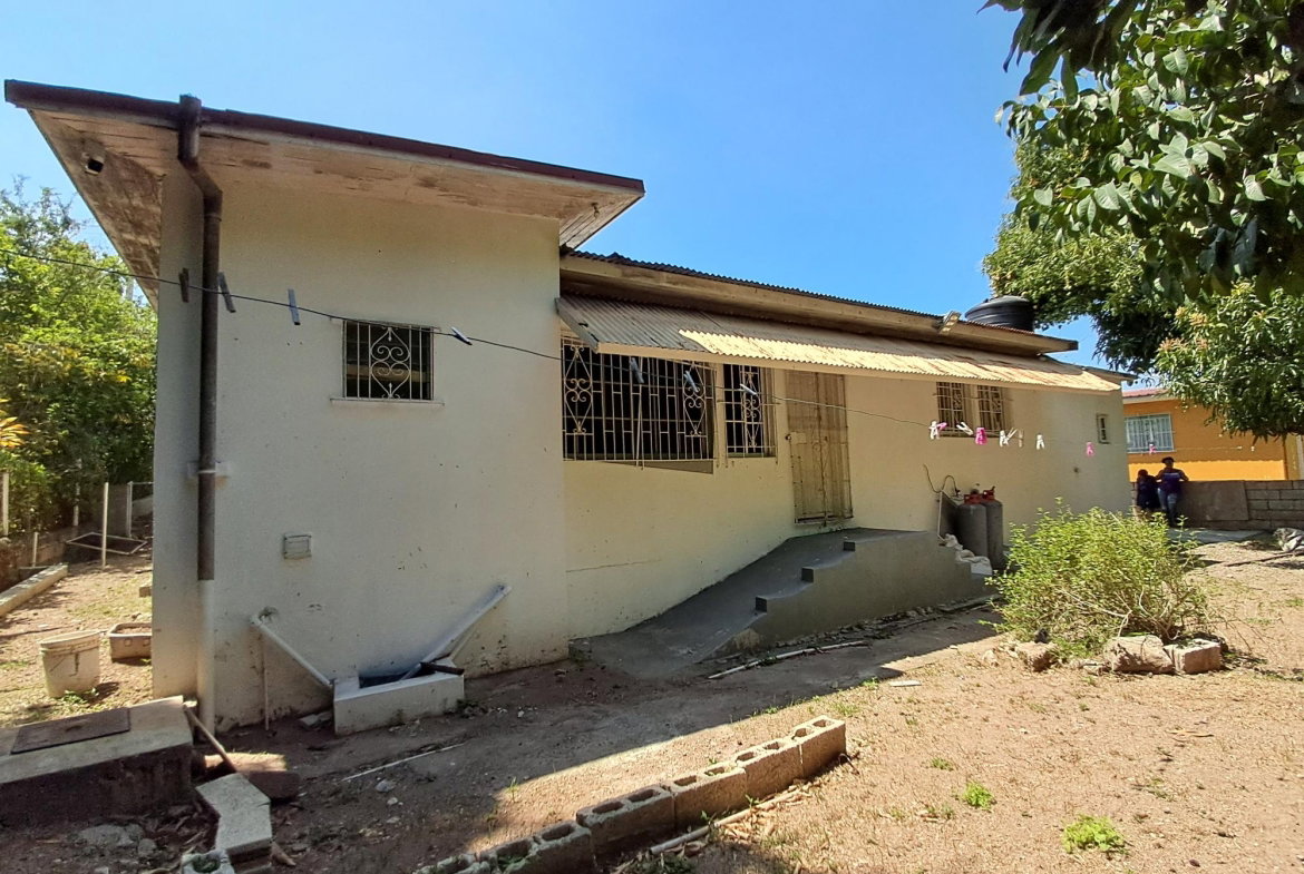 Tenth image of 12 Sunrise Crescent in Kingston 19, St. Andrew, Jamaica - property is For Sale